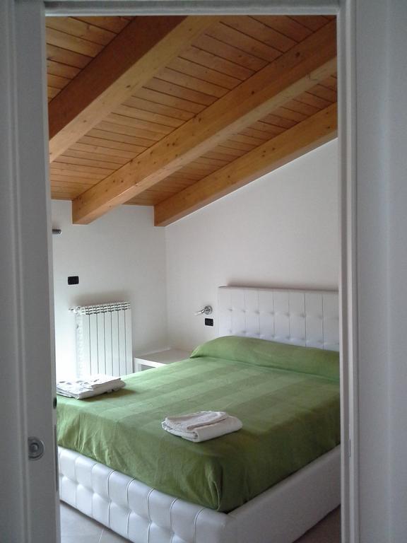 Casa Vacanze The Flea'S Home Фонді Номер фото