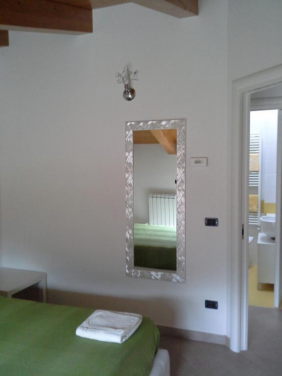 Casa Vacanze The Flea'S Home Фонді Номер фото