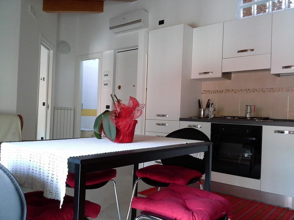 Casa Vacanze The Flea'S Home Фонді Номер фото